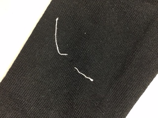 セーター 袖の穴補修 穴かがり